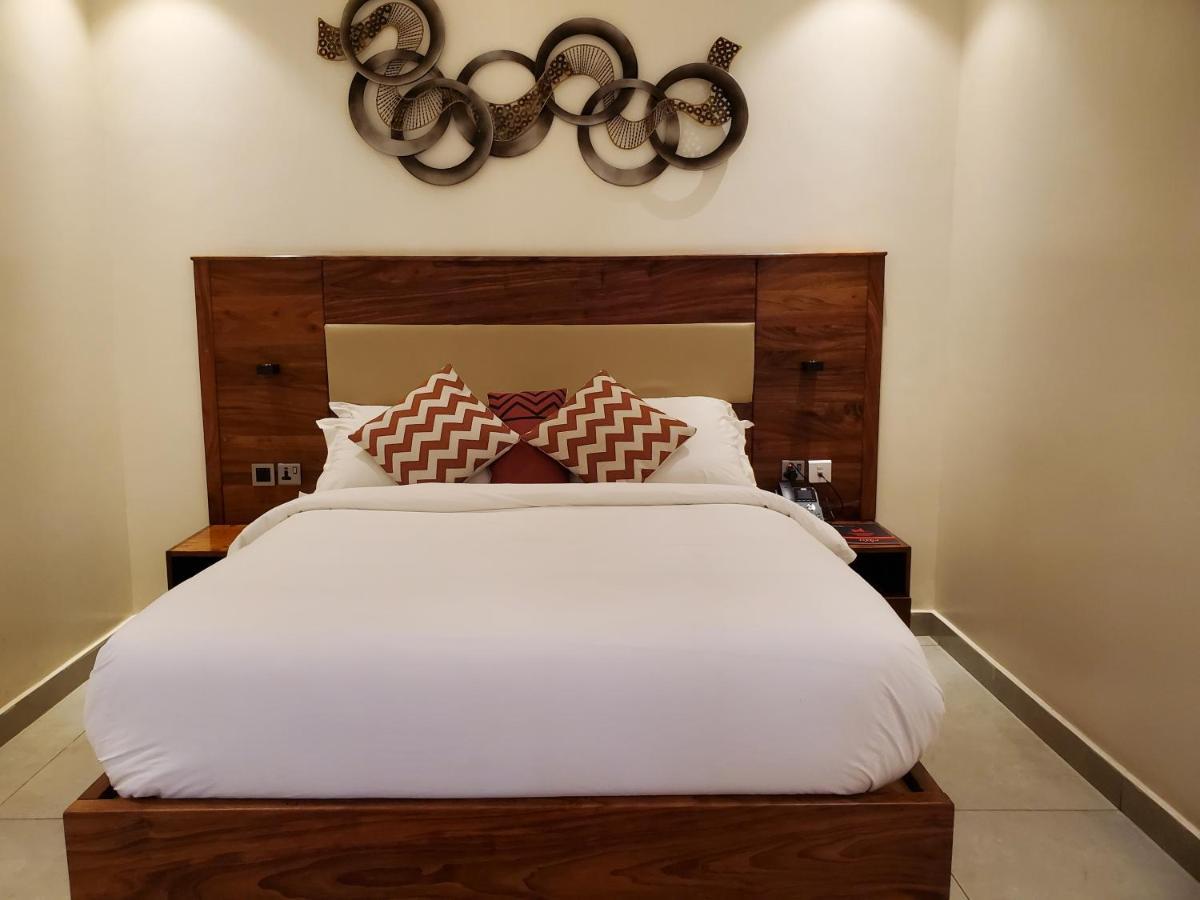 Millennium Terrace Hotel Kampala Exteriör bild