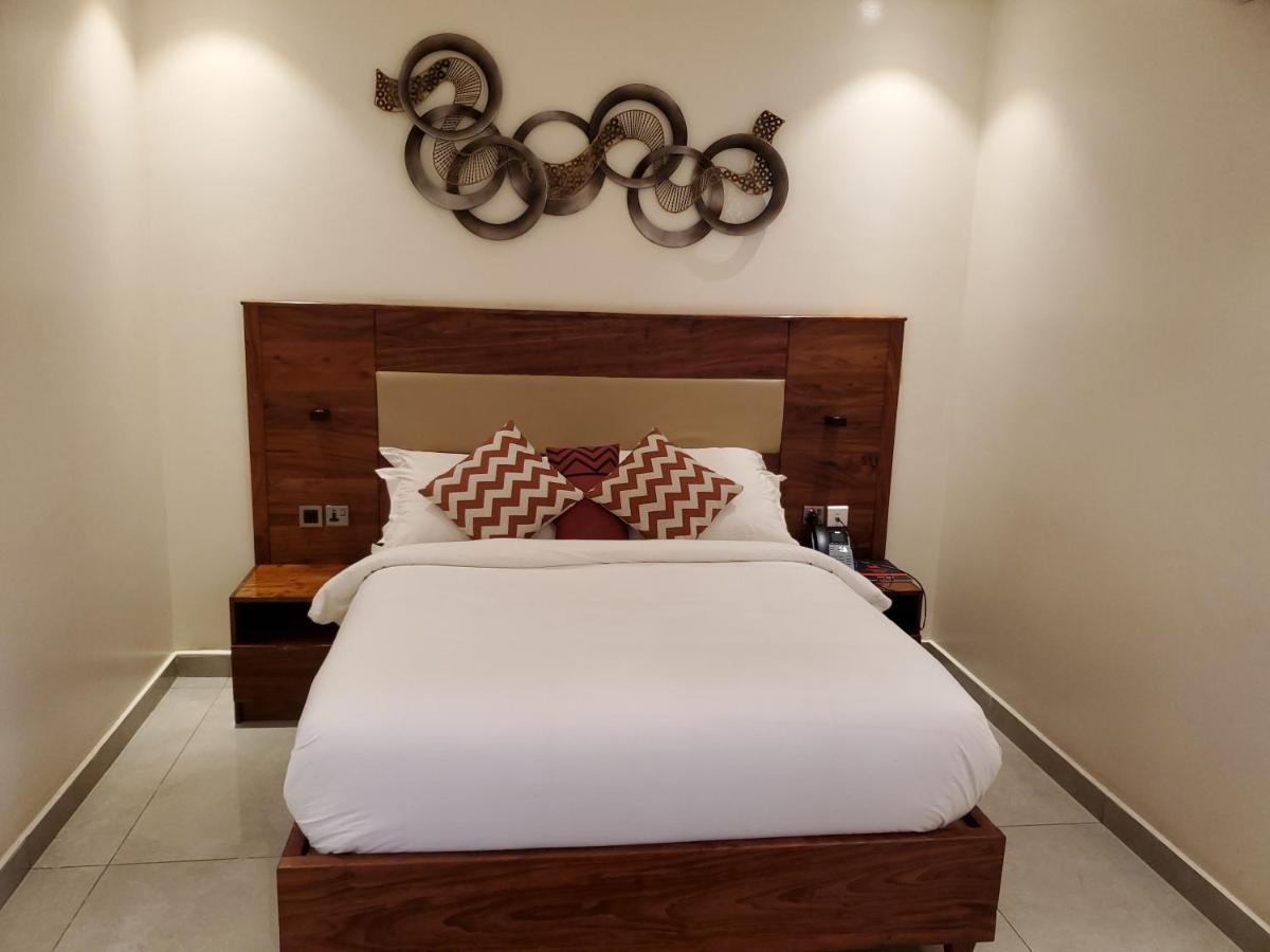 Millennium Terrace Hotel Kampala Exteriör bild